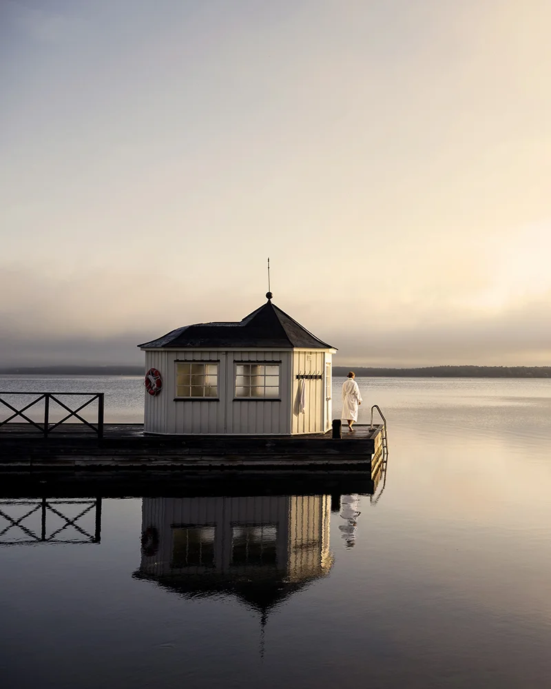 Brygga med lusthus på Vår Gård